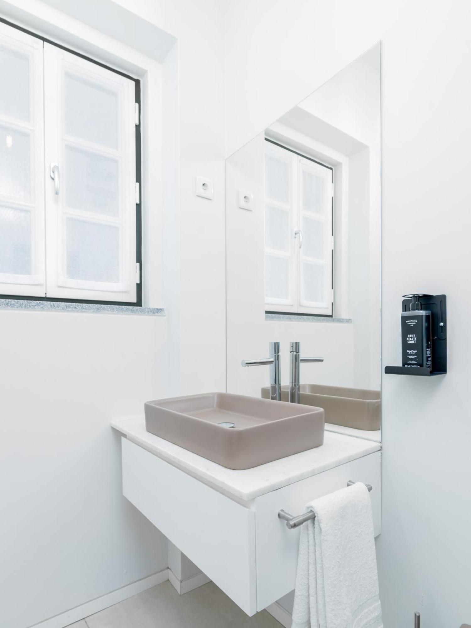 Limehome Evora Rua De Machede 61 Room photo